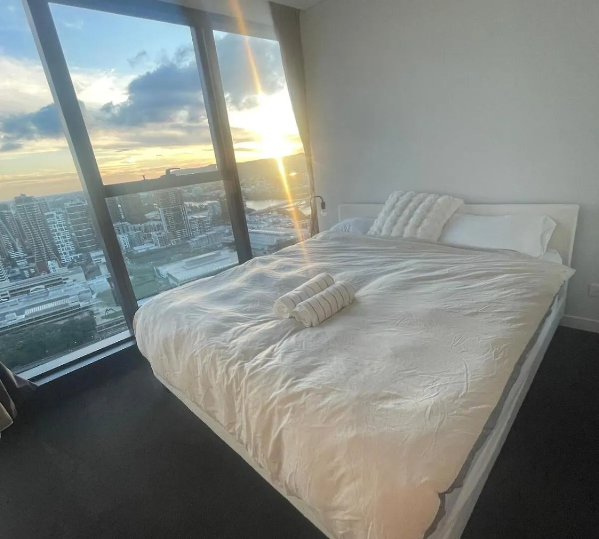 Best Riverview 1 Bed Luxury Apartment Brisbane