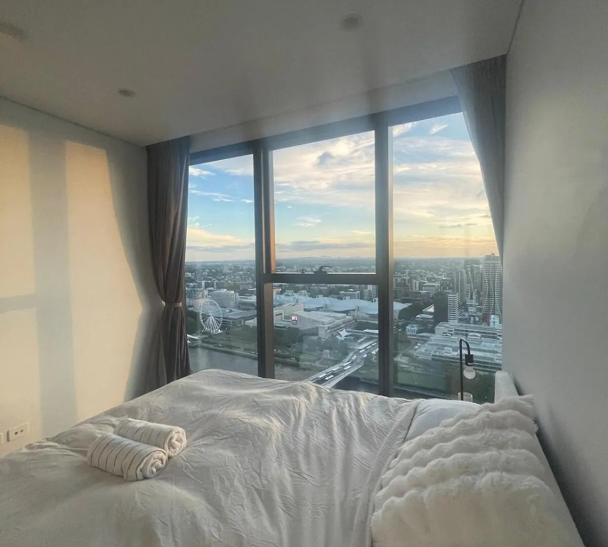 Best Riverview 1 Bed Luxury Apartment Brisbane