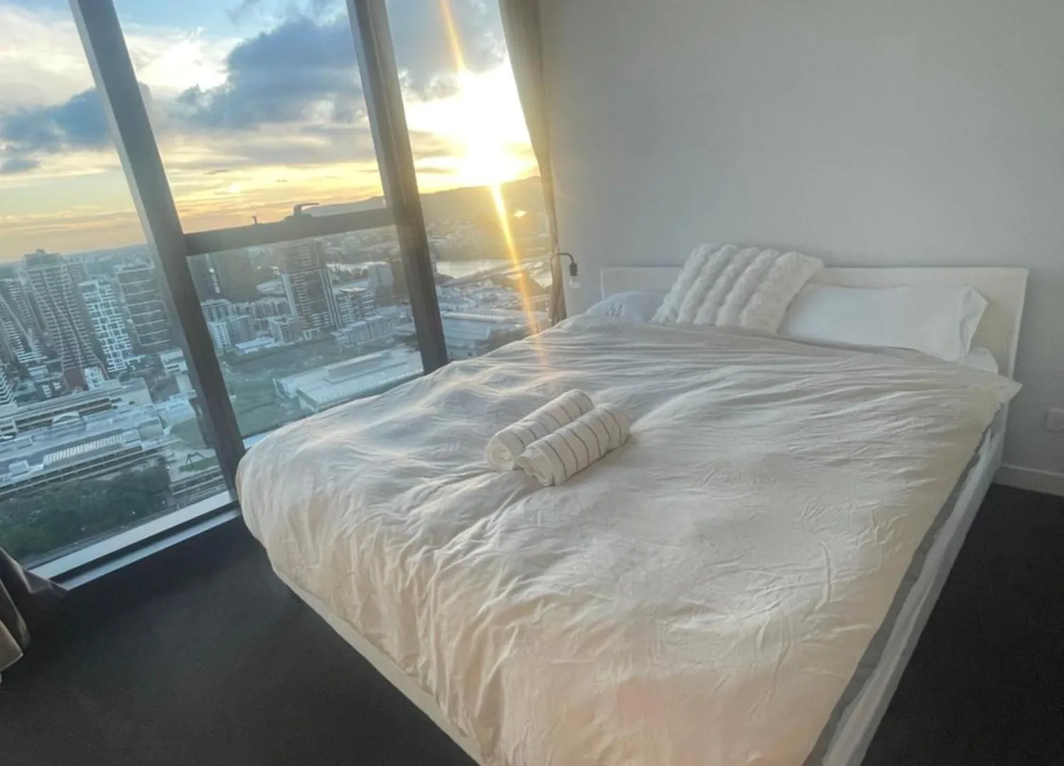 Best Riverview 1 Bed Luxury Apartment Brisbane