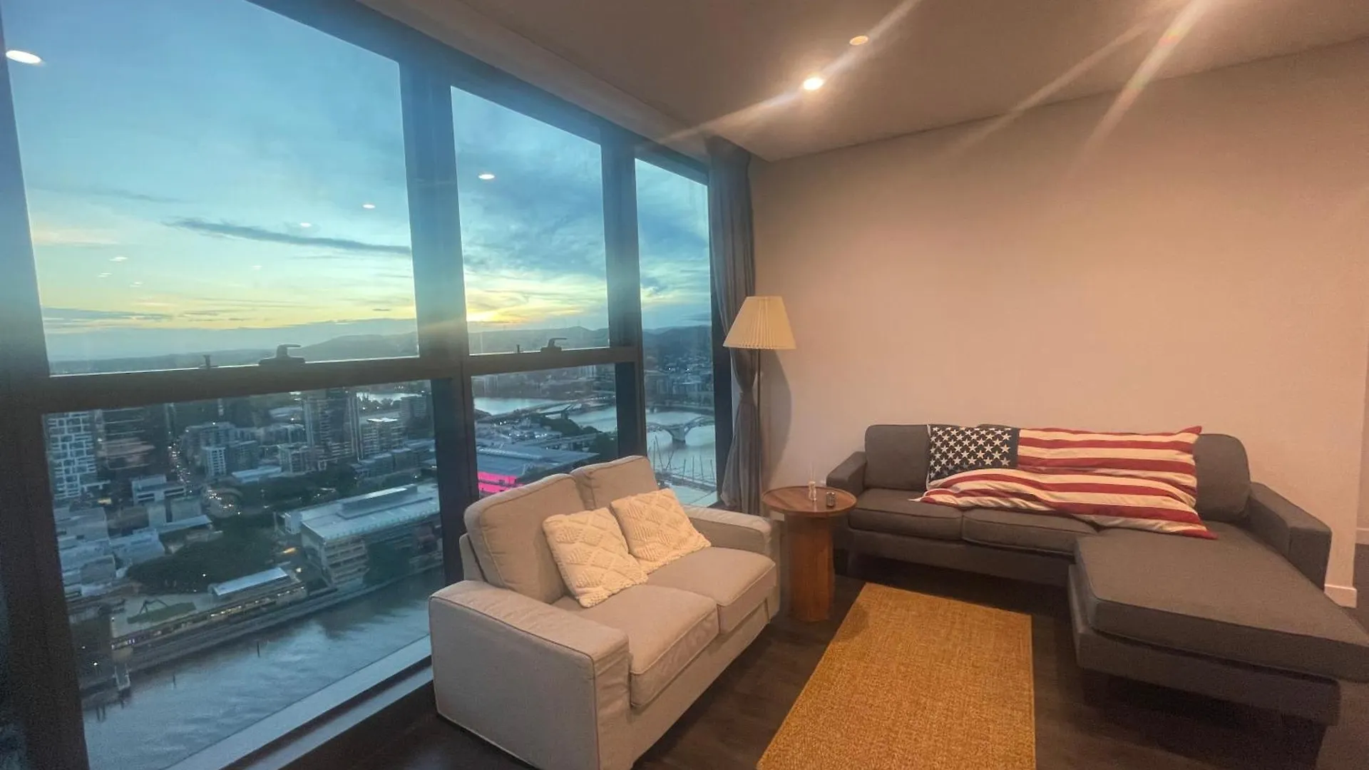 Best Riverview 1 Bed Luxury Apartment Brisbane