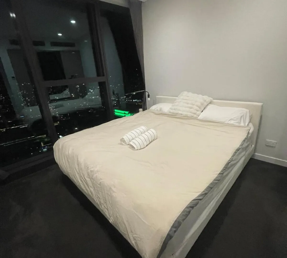 Best Riverview 1 Bed Luxury Apartment Brisbane